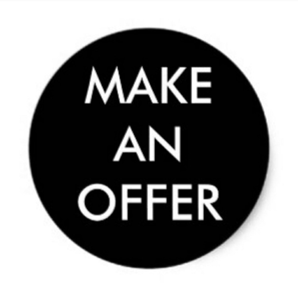 REASONABLE OFFERS WELCOMED🌺✨💕💕💕